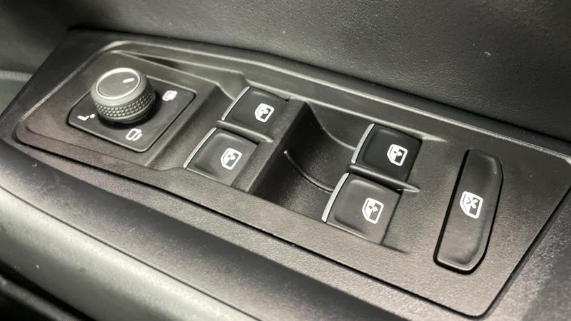 Used Volkswagen T-Roc 2023 for sale - 76142576: Photo 19