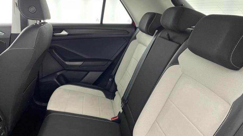 Used Volkswagen T-Roc 2023 for sale - 76142576: Photo 32