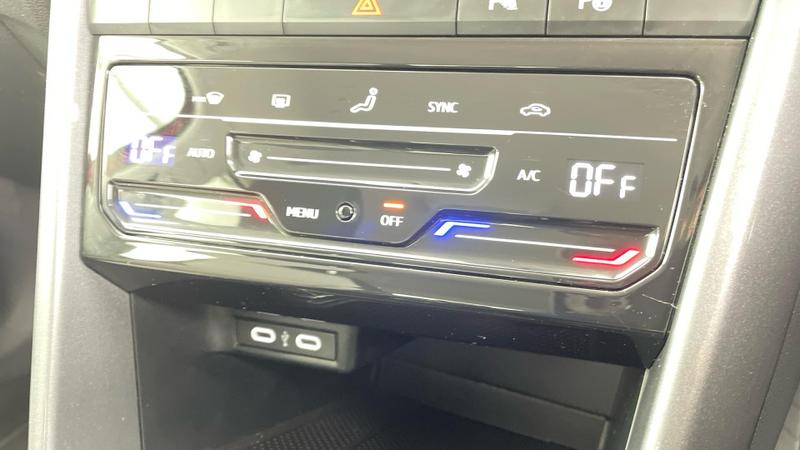 Used Volkswagen T-Roc 2023 for sale - 76142576: Photo 7