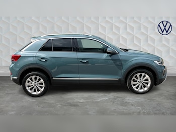 Used Volkswagen T-Roc 2023 for sale - 78409104: Photo