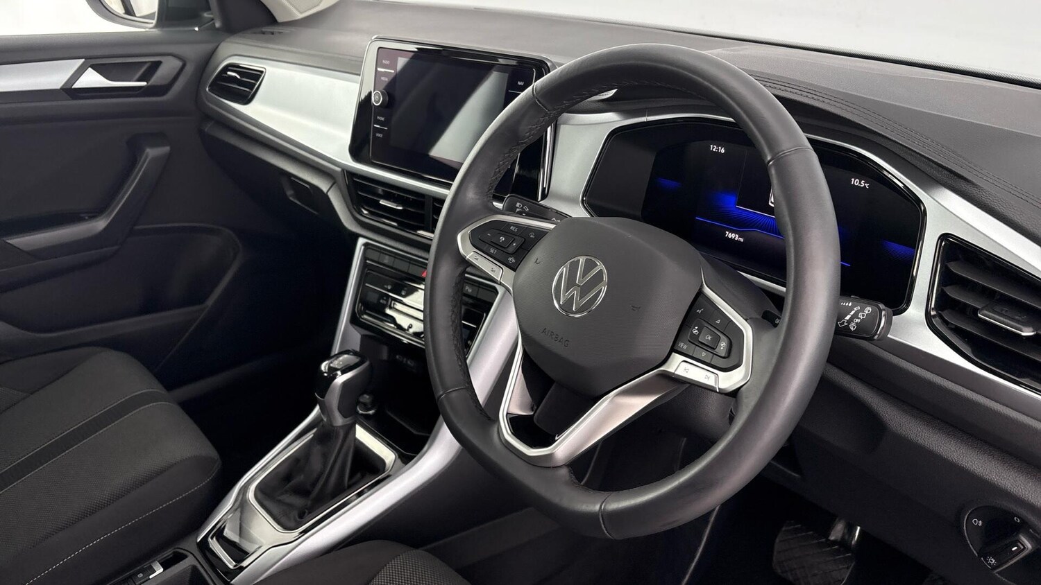 Used Volkswagen T-Roc 2024 for sale - 77506384: Photo 6