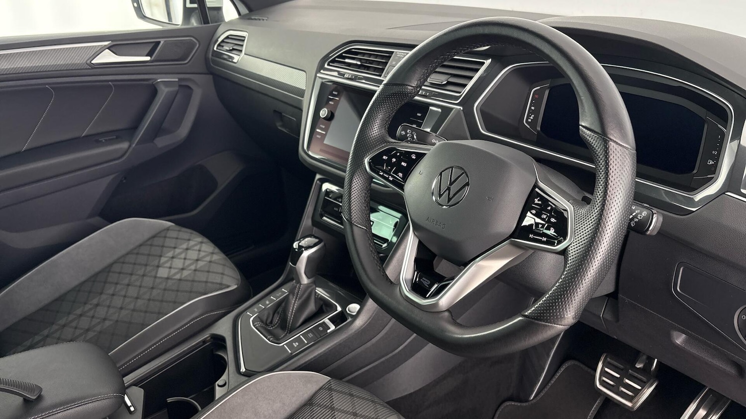 Used Volkswagen Tiguan 2023 for sale - 77619231: Photo 6