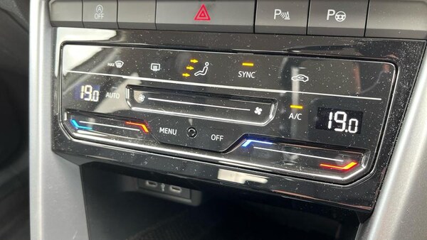 Used Volkswagen T-Roc 2025 for sale - 74927232: Photo 16
