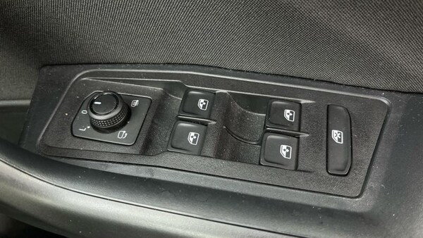Used Volkswagen T-Roc 2025 for sale - 74927232: Photo 24