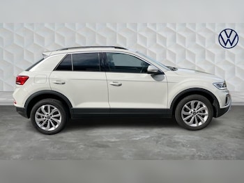 Used Volkswagen T-Roc 2025 for sale - 74927232: Photo