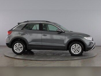 Used Volkswagen T-Roc 2022 for sale - 77350015: Photo