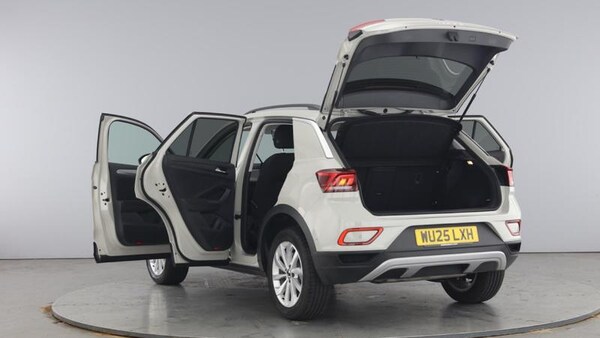 Used Volkswagen T-Roc 2025 for sale - 74917584: Photo 11