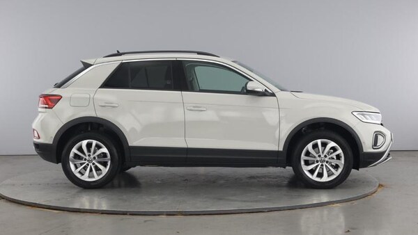 Used Volkswagen T-Roc 2025 for sale - 74917584: Photo 4