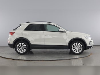 Used Volkswagen T-Roc 2025 for sale - 74917584: Photo