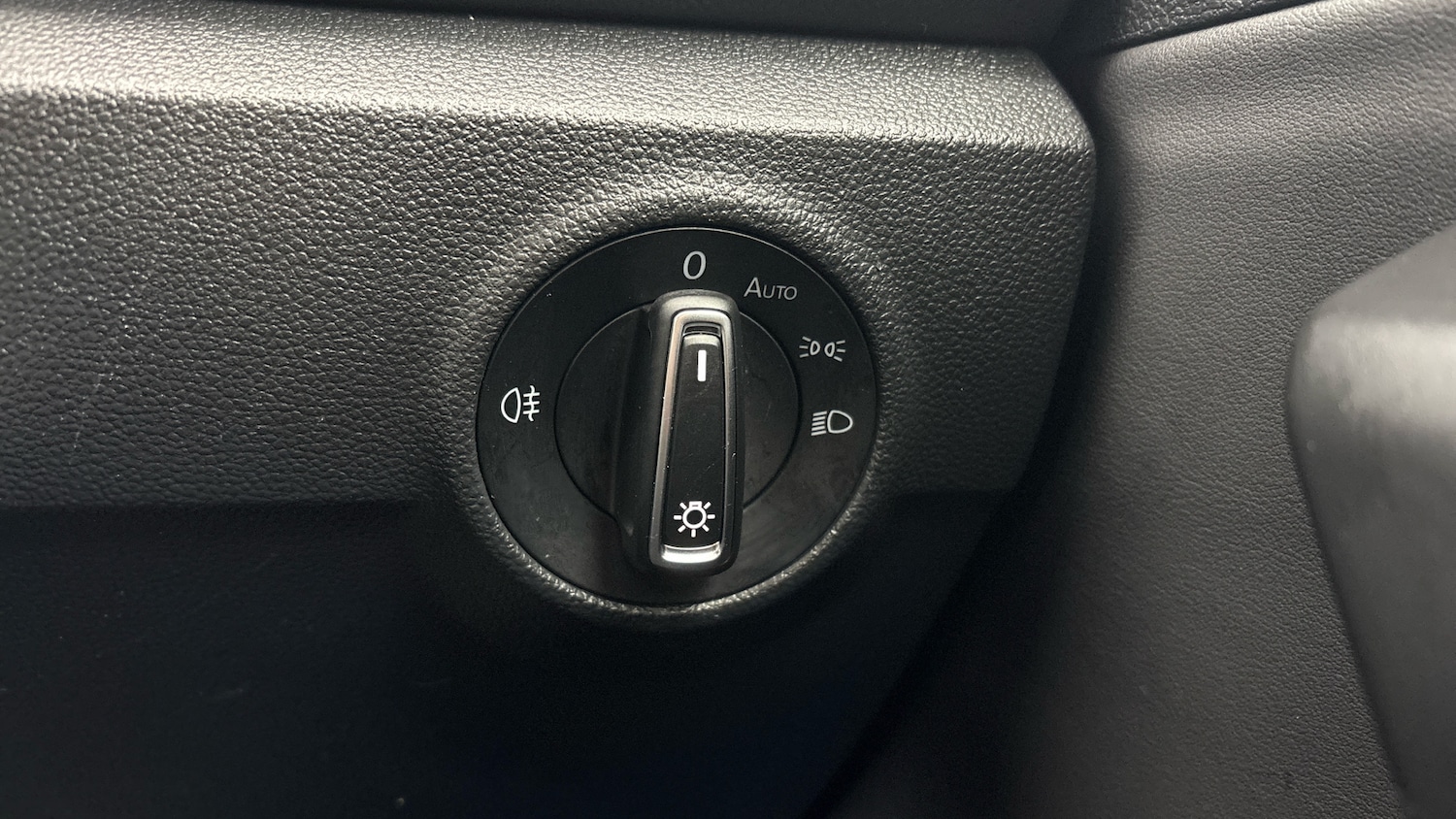 Used Volkswagen T-Roc 2024 for sale - 77903420: Photo 17