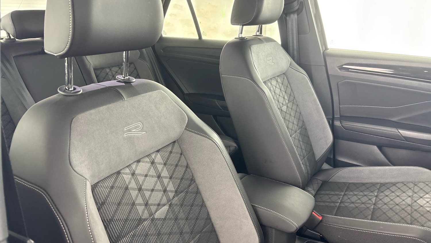 Used Volkswagen T-Roc 2024 for sale - 77903420: Photo 21