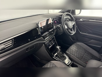 Used Volkswagen T-Roc 2024 for sale - 77903420: Photo