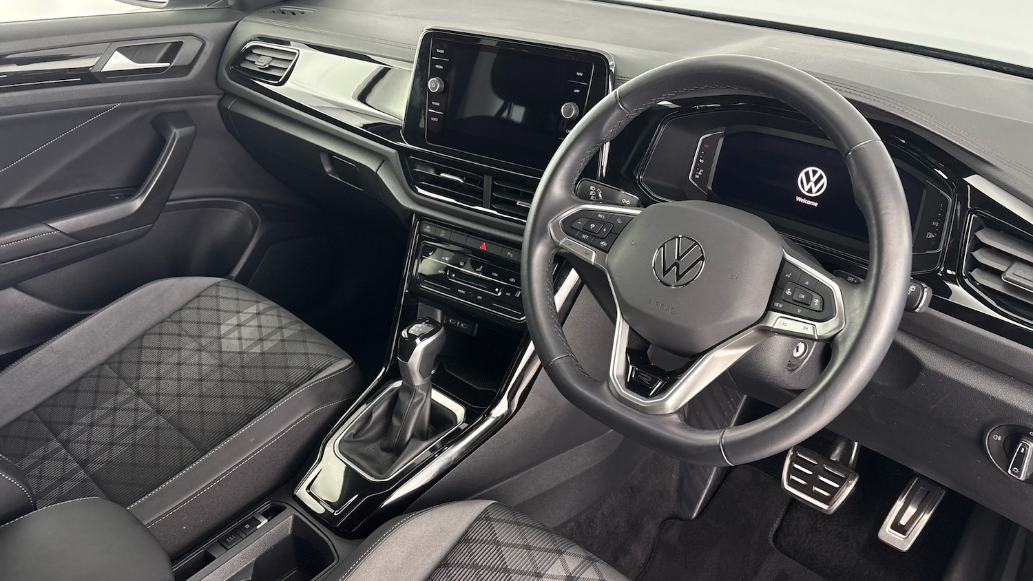 Used Volkswagen T-Roc 2024 for sale - 77903420: Photo 6