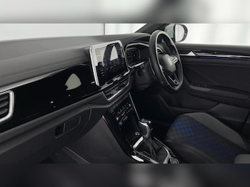 Used Volkswagen T-Roc 2022 for sale - 76117520: Photo