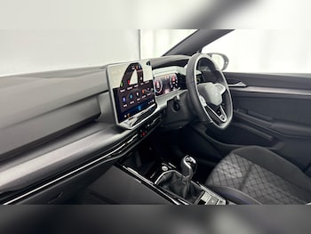 Used Volkswagen Golf 2024 for sale - 79030250: Photo