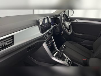 Used Volkswagen T-Roc 2022 for sale - 75835648: Photo