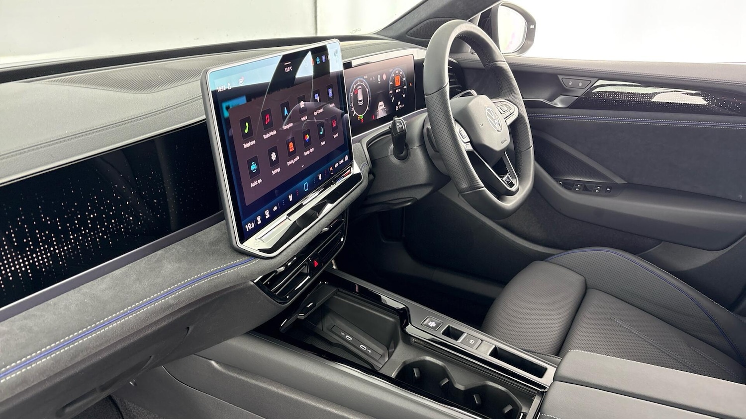 Used Volkswagen Passat 2025 for sale - 77506431: Photo 2