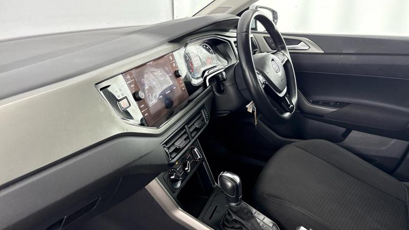 Used Volkswagen Polo 2019 for sale - 76782242: Photo 2