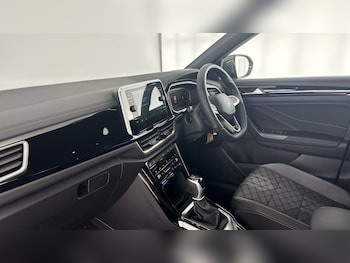 Used Volkswagen T-Roc 2025 for sale - 78987392: Photo