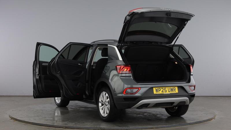 Used Volkswagen T-Roc 2025 for sale - 75403412: Photo 11