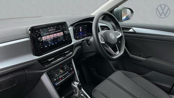 Used Volkswagen T-Roc 2025 for sale - 75403412: Photo 2