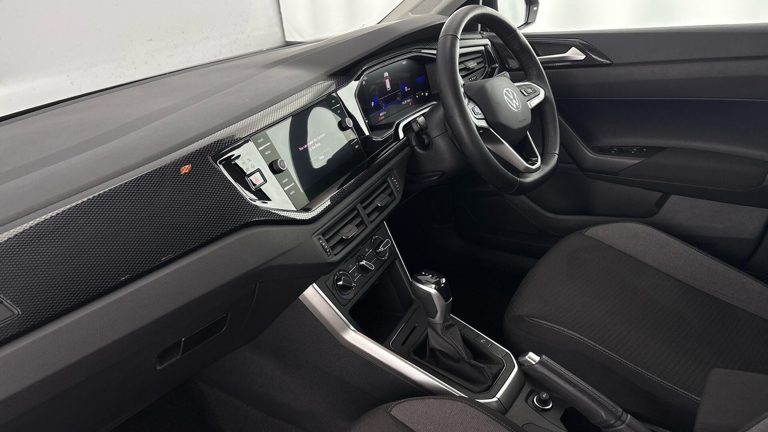 Used Volkswagen Polo 2023 for sale - 77954264: Photo 2