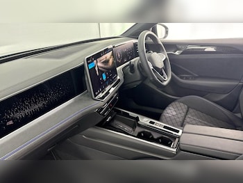 Used Volkswagen Passat 2025 for sale - 75891180: Photo