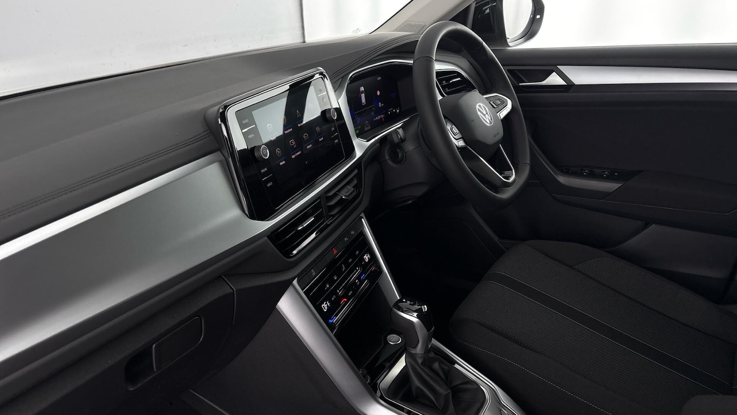 Used Volkswagen T-Roc 2026 for sale - 77974097: Photo 2