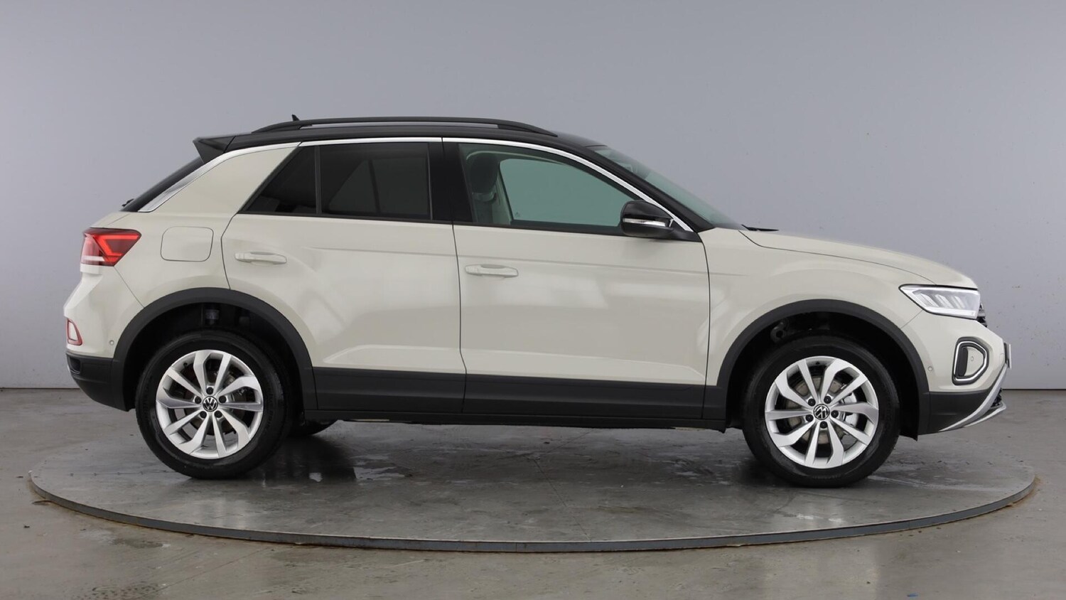 Used Volkswagen T-Roc 2026 for sale - 77974097: Photo 4