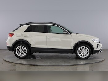 Used Volkswagen T-Roc 2026 for sale - 77974097: Photo