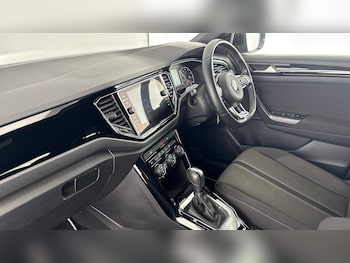 Used Volkswagen T-Roc 2021 for sale - 78218143: Photo