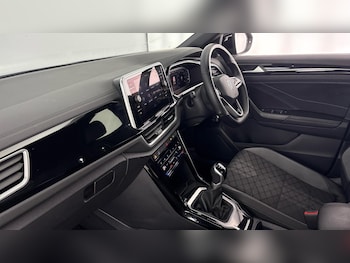 Used Volkswagen T-Roc 2022 for sale - 77602458: Photo