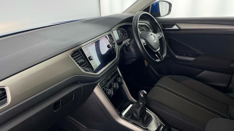 Used Volkswagen T-Roc 2020 for sale - 76382166: Photo 2