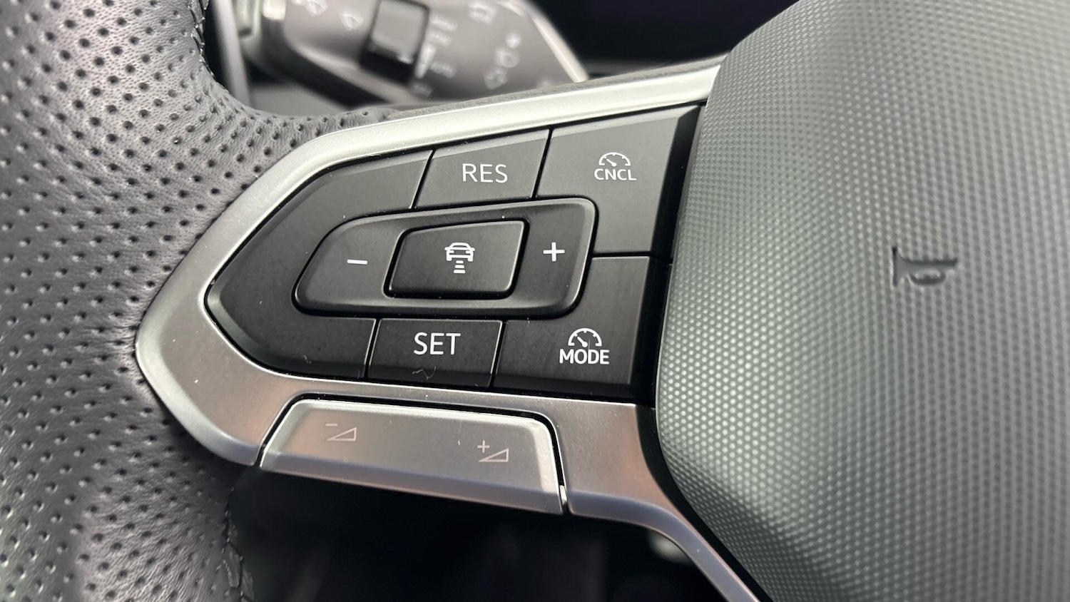 Used Volkswagen Tiguan 2025 for sale - 78210387: Photo 12