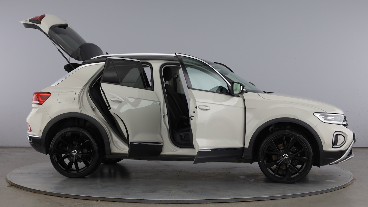 Used Volkswagen T-Roc 2023 for sale - 78042226: Photo 11