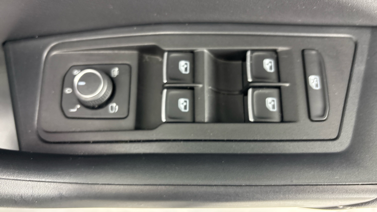 Used Volkswagen T-Roc 2023 for sale - 78042226: Photo 20