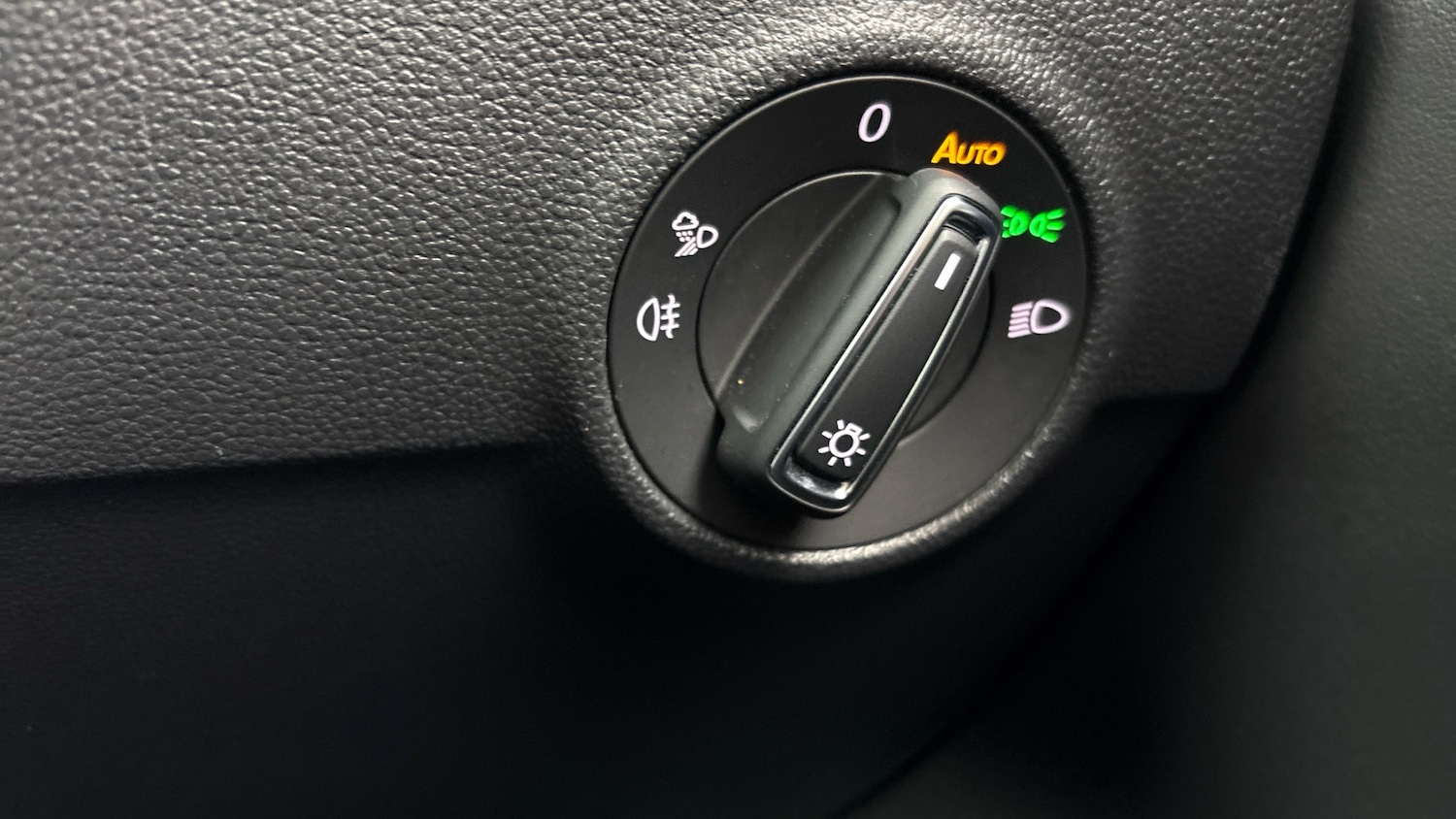 Used Volkswagen T-Roc 2023 for sale - 78042226: Photo 26