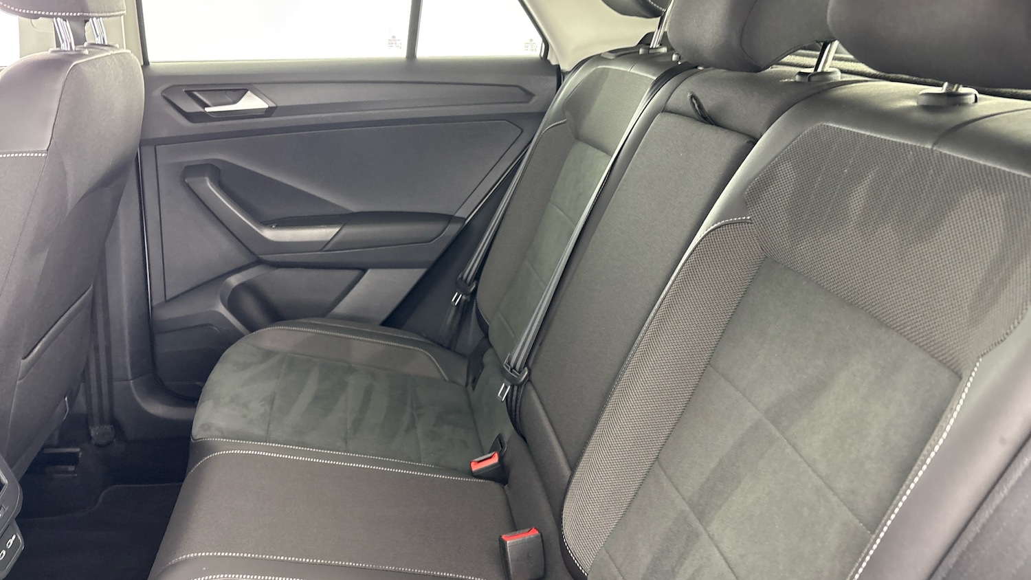 Used Volkswagen T-Roc 2023 for sale - 78042226: Photo 32