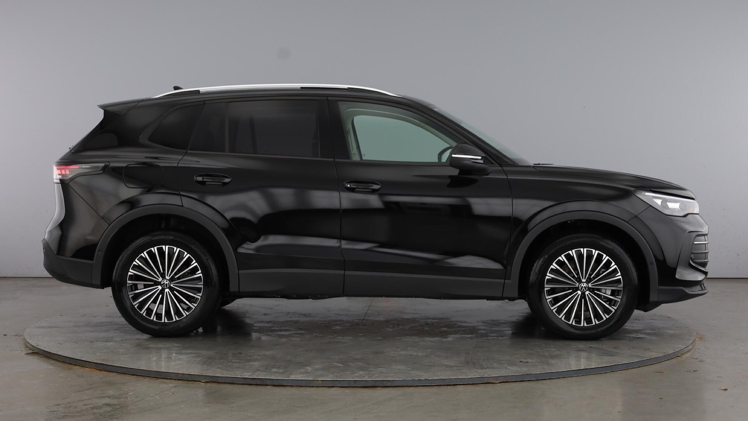 Used Volkswagen Tiguan 2025 for sale - 77602410: Photo 4