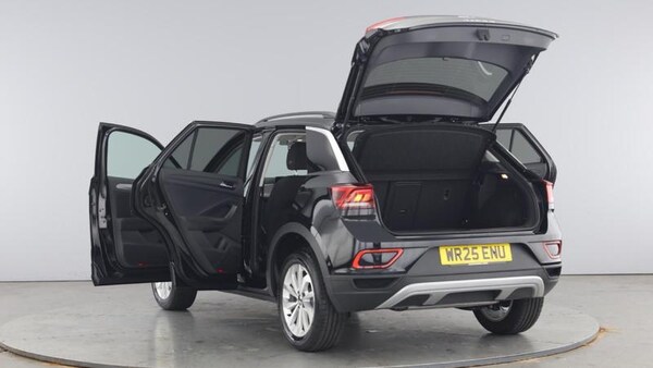 Used Volkswagen T-Roc 2025 for sale - 74931776: Photo 11
