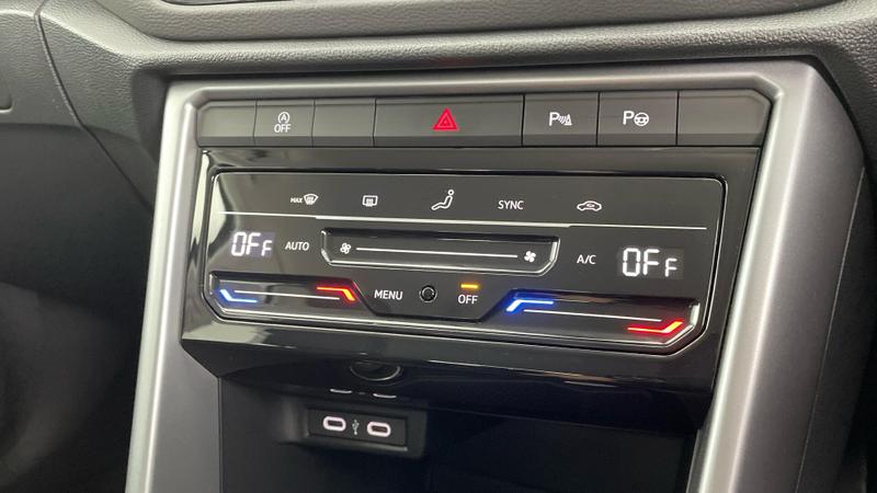 Used Volkswagen T-Roc 2025 for sale - 74931776: Photo 14