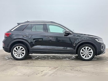 Used Volkswagen T-Roc 2025 for sale - 79105190: Photo
