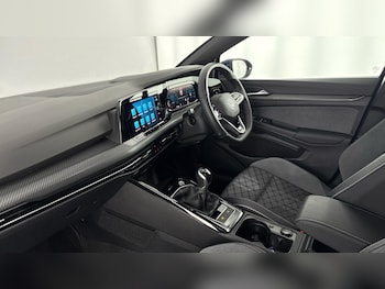 Used Volkswagen Golf 2024 for sale - 77602396: Photo