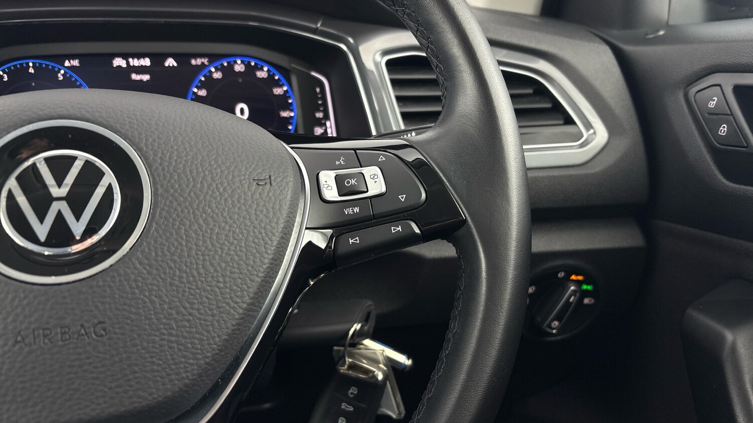 Used Volkswagen T-Roc 2021 for sale - 77602420: Photo 24