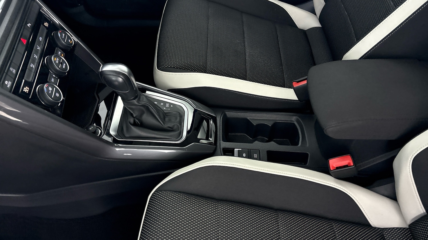 Used Volkswagen T-Roc 2021 for sale - 77602420: Photo 36