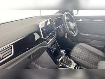 Used Volkswagen T-Roc 2023 for sale - 76653421: Photo