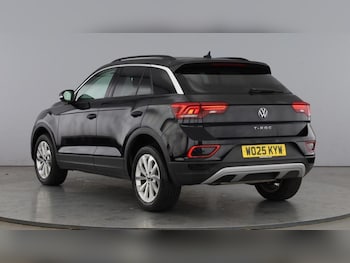 Used Volkswagen T-Roc 2025 for sale - 76672280: Photo