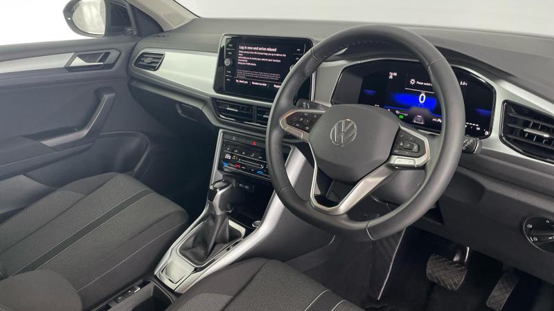 Used Volkswagen T-Roc 2025 for sale - 76672280: Photo 6