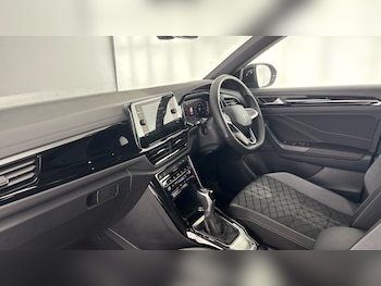Used Volkswagen T-Roc 2025 for sale - 79105198: Photo