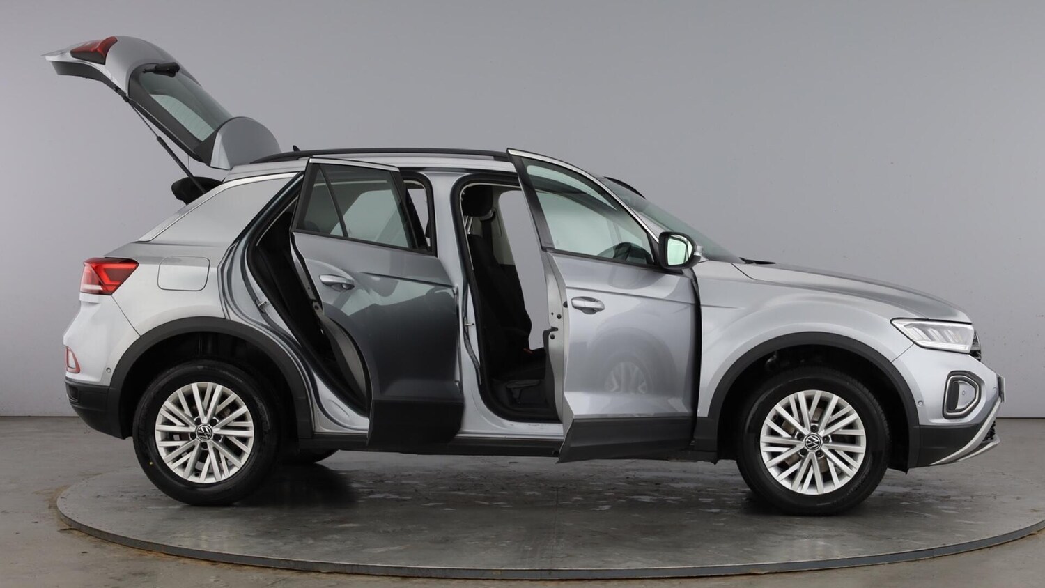 Used Volkswagen T-Roc 2023 for sale - 77872304: Photo 10